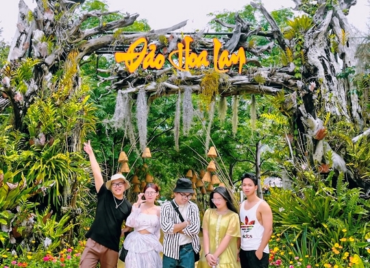 Khu du lịch đảo Hoa Lan